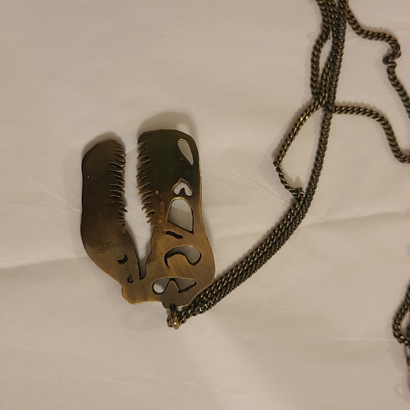 Drop Dead dinosaur necklace - Picture 3 of 4